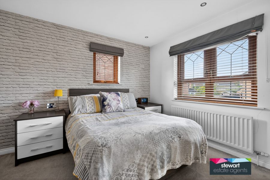 4 Wellington Park Drive