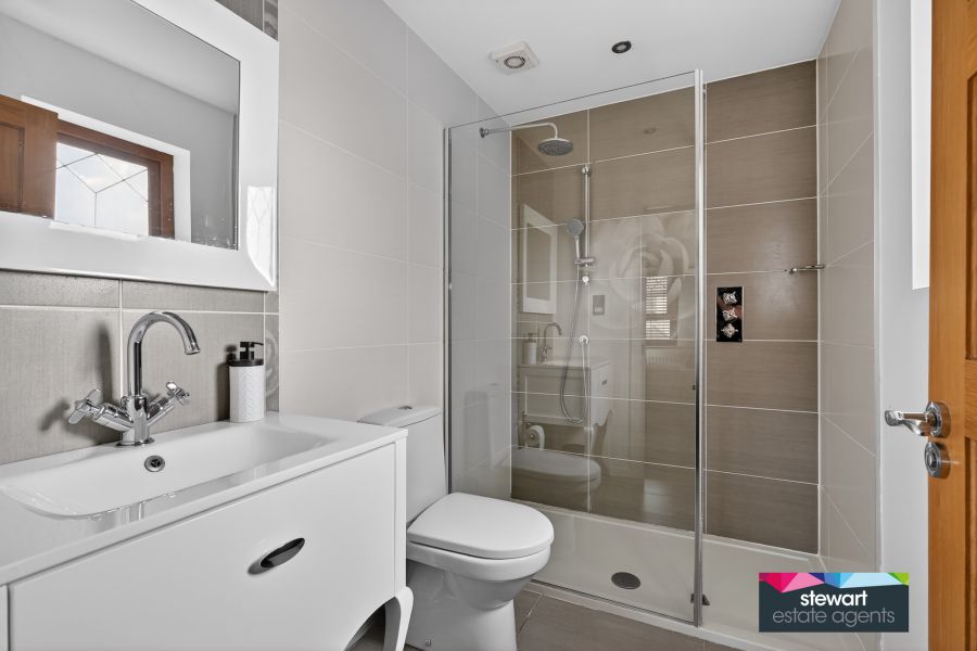 4 Wellington Park Drive