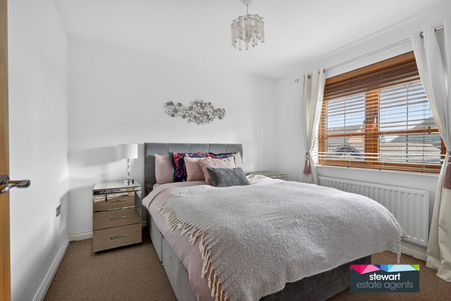 4 Wellington Park Drive