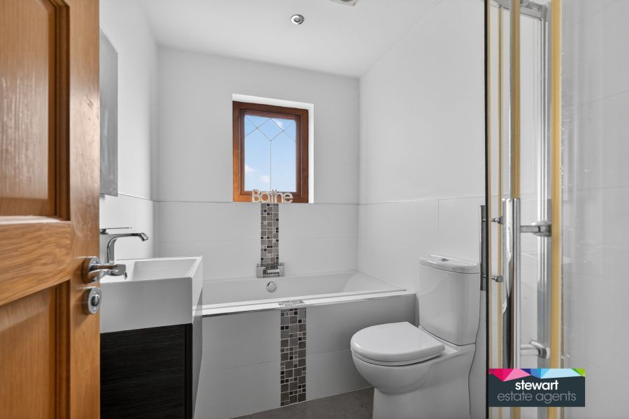 4 Wellington Park Drive