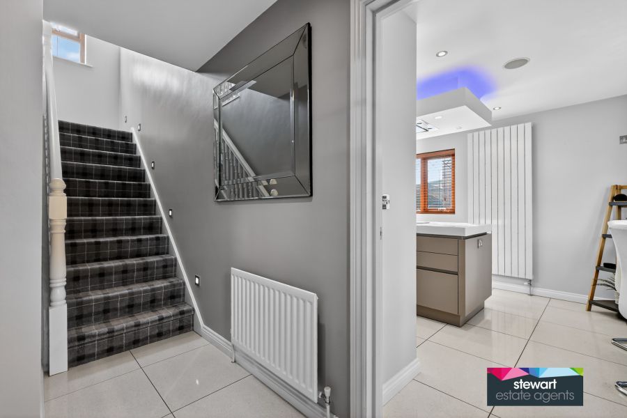 4 Wellington Park Drive