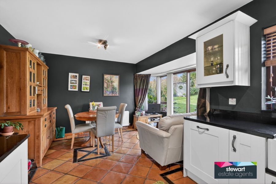 The Enscombe, 47 Waringfield Avenue