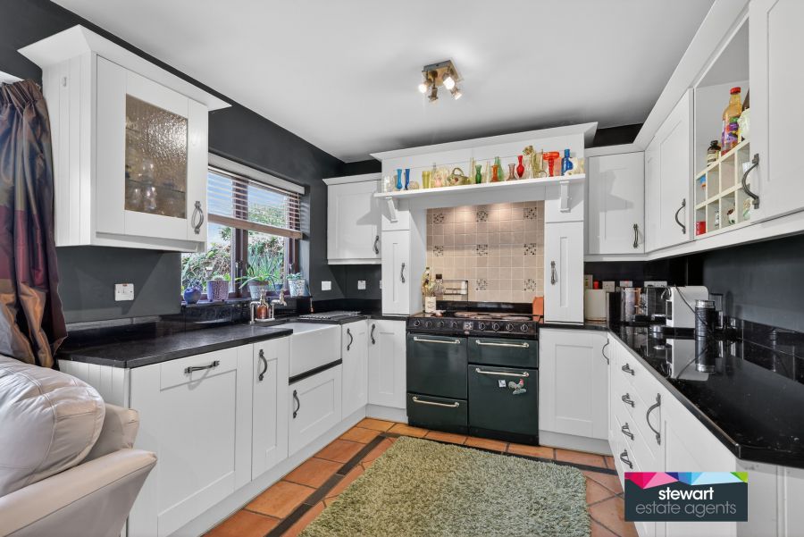 The Enscombe, 47 Waringfield Avenue