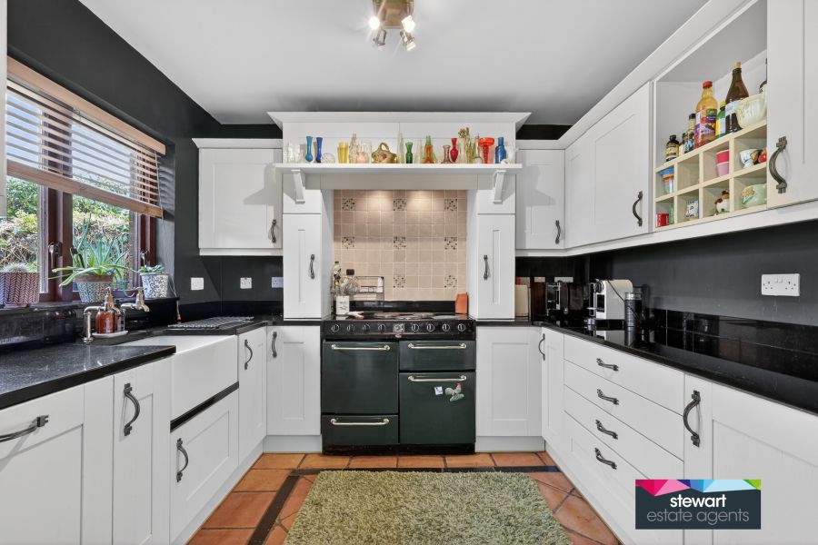 The Enscombe, 47 Waringfield Avenue