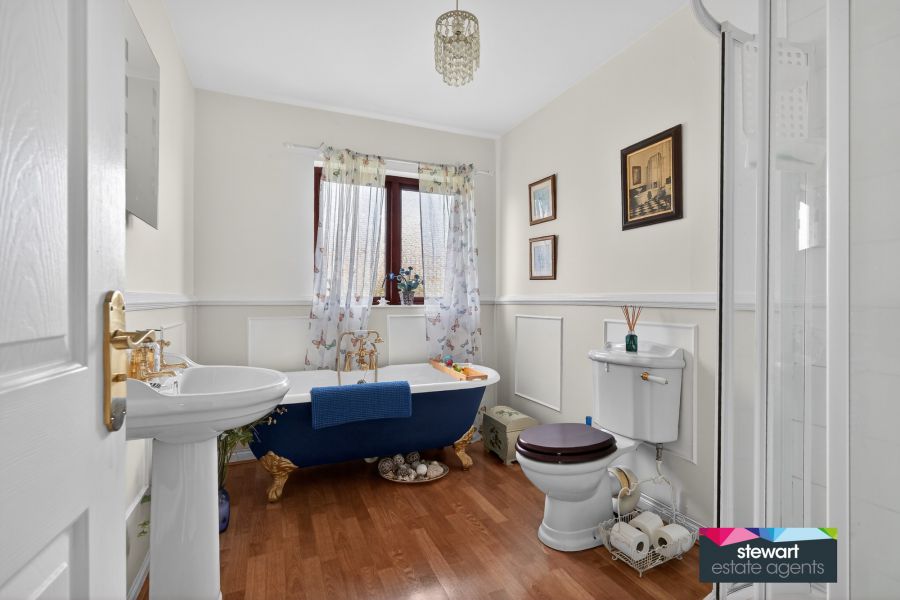 The Enscombe, 47 Waringfield Avenue