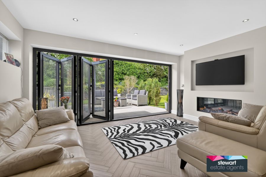 29 Moira Gate