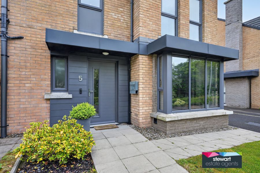 5 Moira Gate