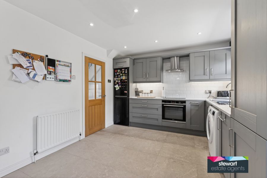 6 Edenview Gardens
