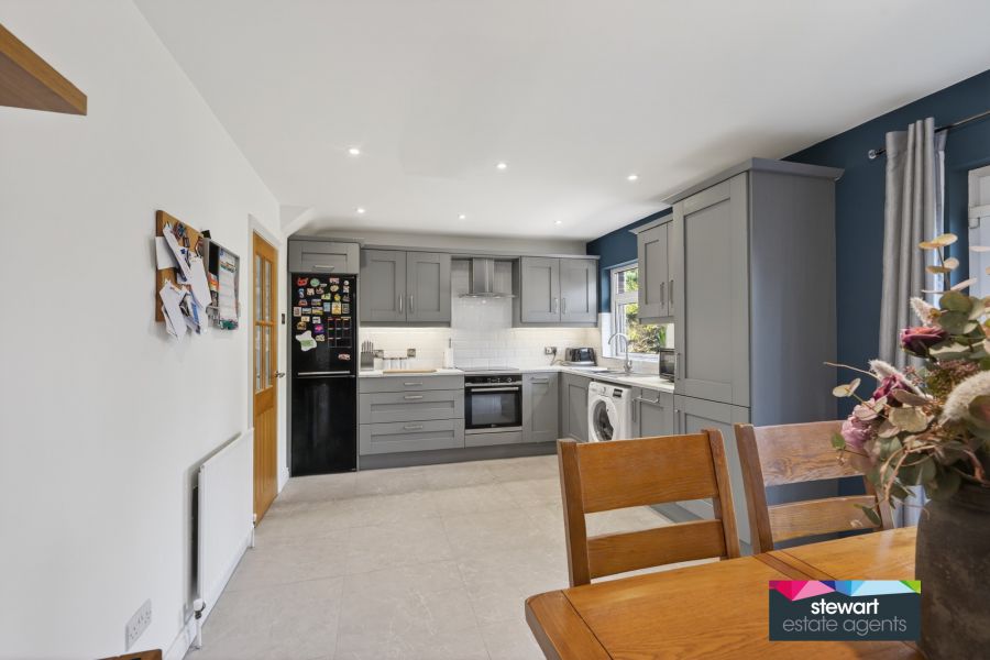 6 Edenview Gardens