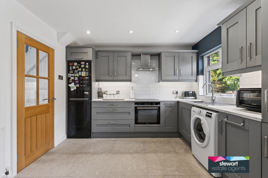 6 Edenview Gardens
