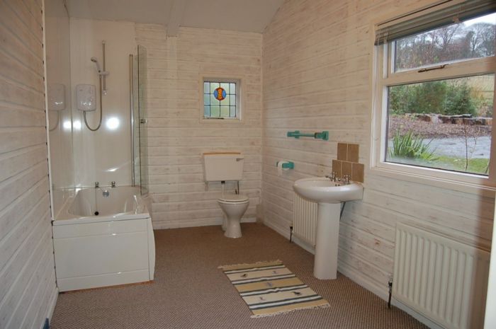 Wood Lodge, 29A Spa Road