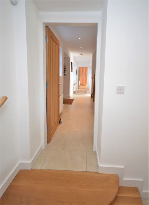 1b Marlfield Road