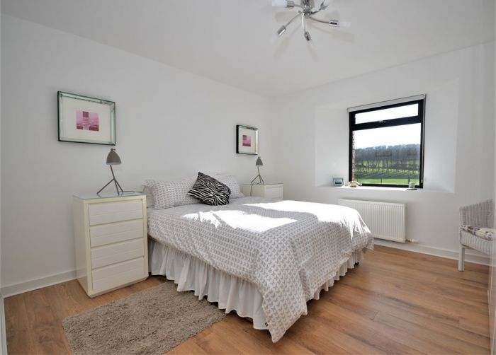 1b Marlfield Road