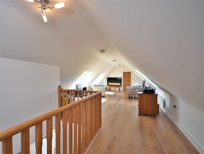 1b Marlfield Road