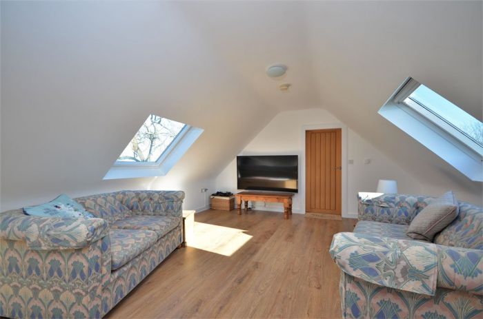 1b Marlfield Road