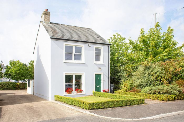 10 Wicket Lane, Saintfield, BT24 7FL