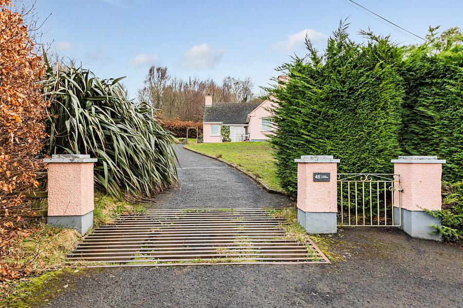 The Pink Bungalow,    Dunamallaght Road