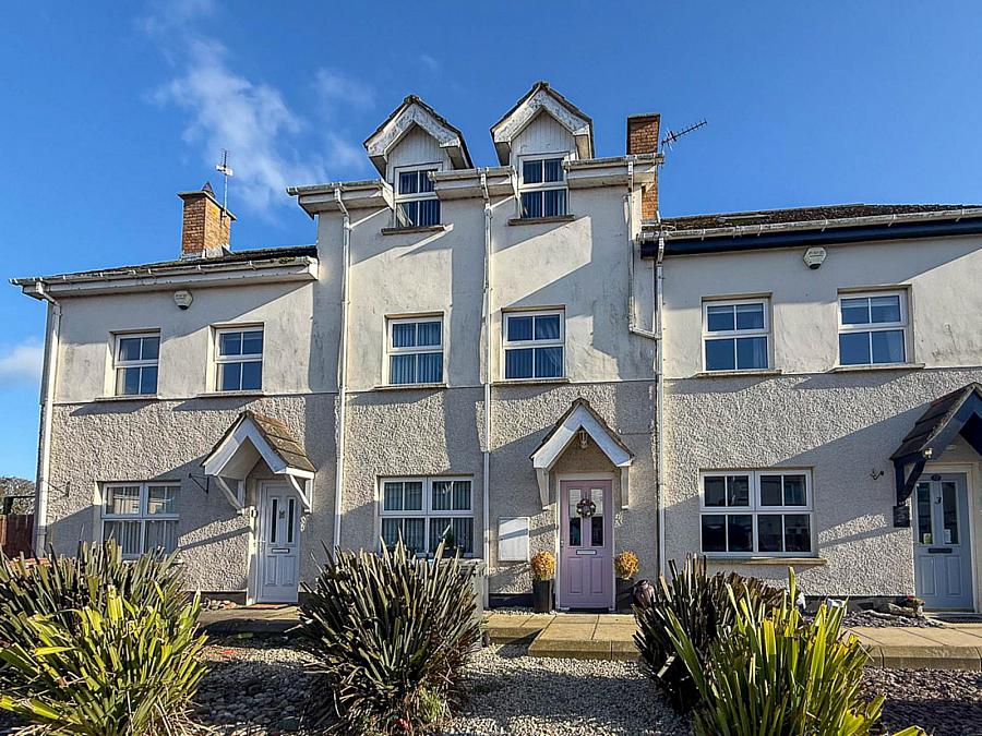 2 Abbey Close