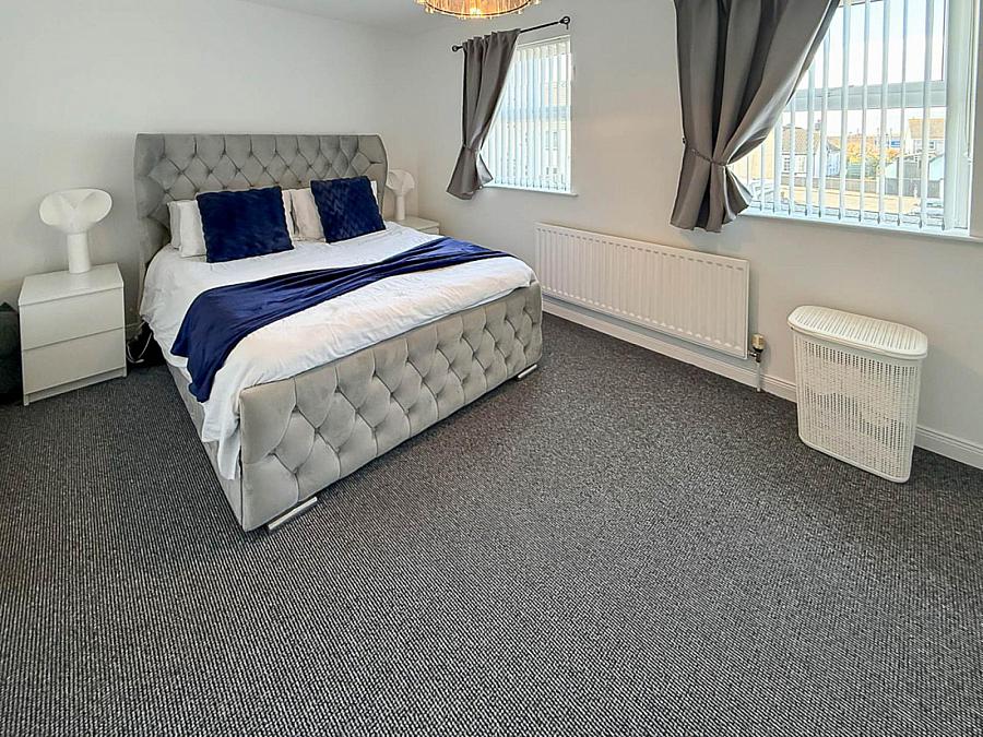 2 Abbey Close