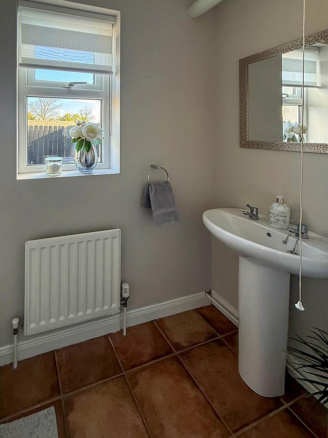 2 Abbey Close
