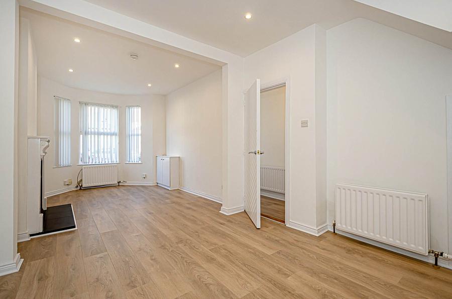 25 Belmont Avenue West