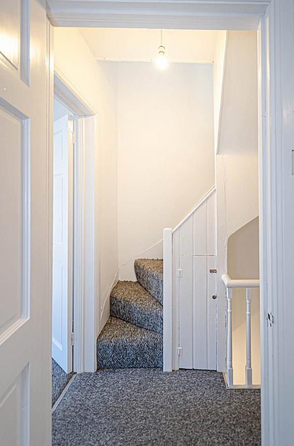 25 Belmont Avenue West