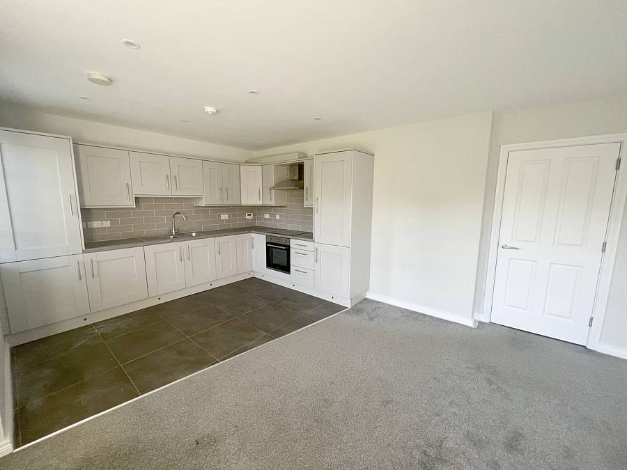 Apt      Loughan Hall