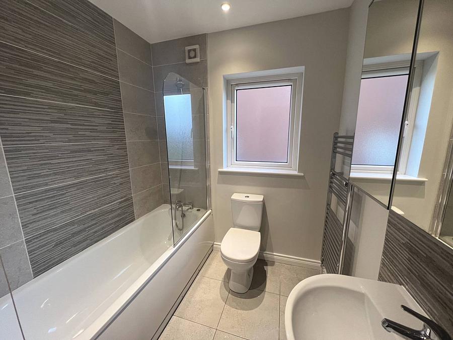 Apt      Loughan Hall