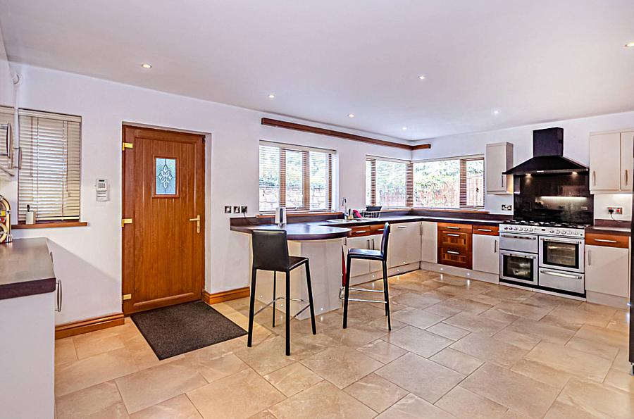 59 Onslow Gardens