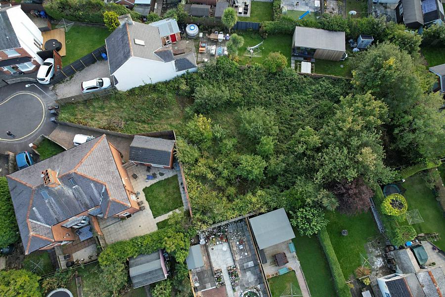 32 Hillsborough Parade