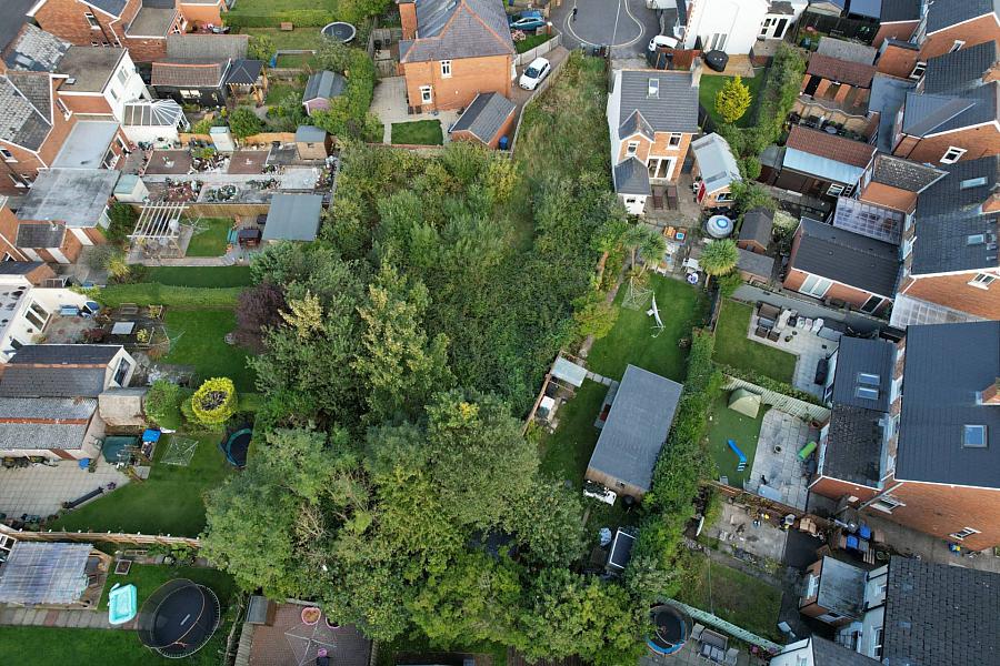 32 Hillsborough Parade