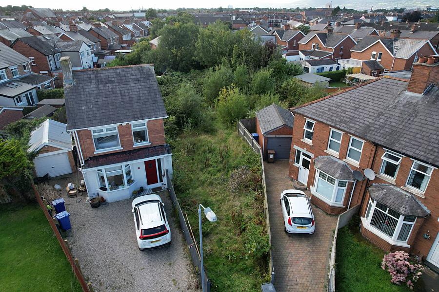 32 Hillsborough Parade