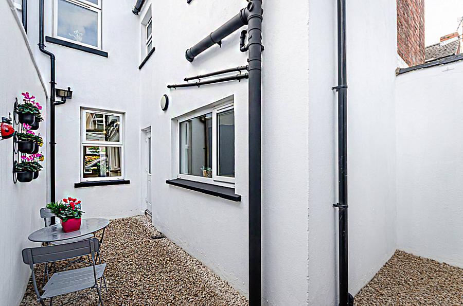 82 Richardson Street