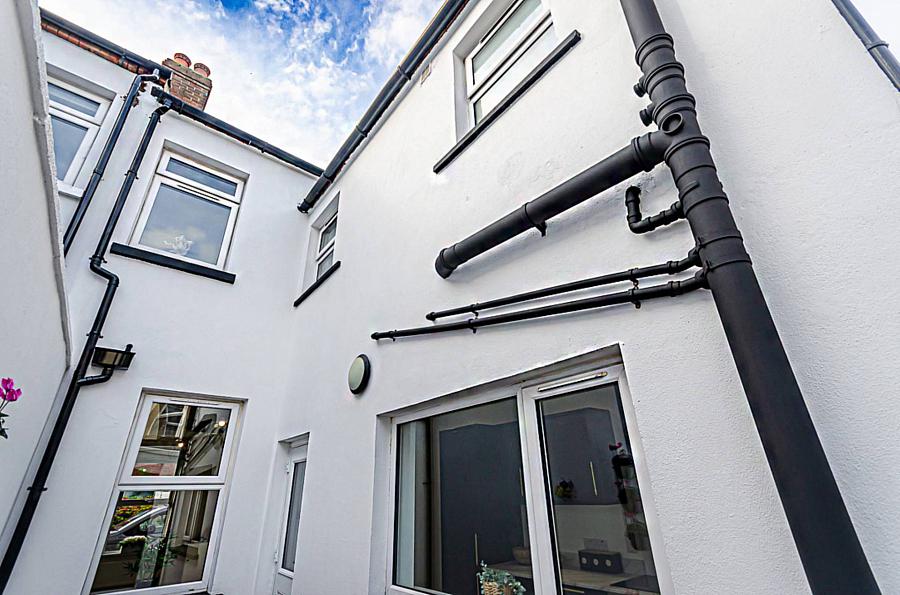 82 Richardson Street