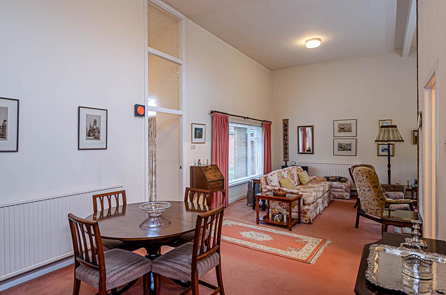 4 Cherryvalley Green