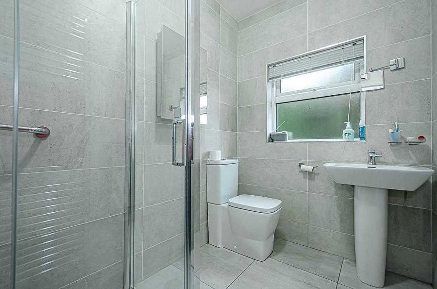 4 Cherryvalley Green