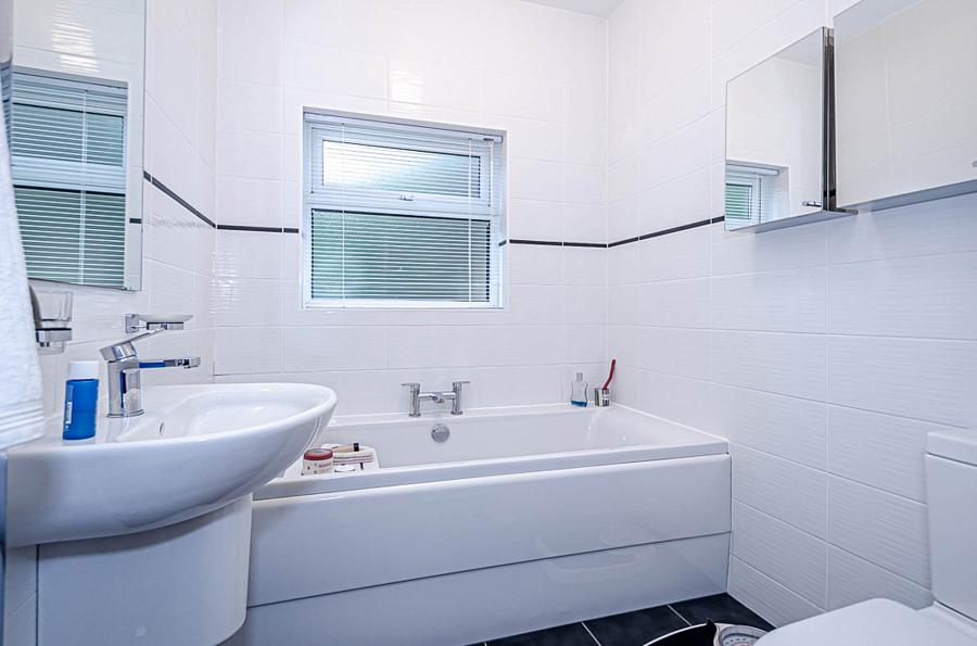 4 Cherryvalley Green