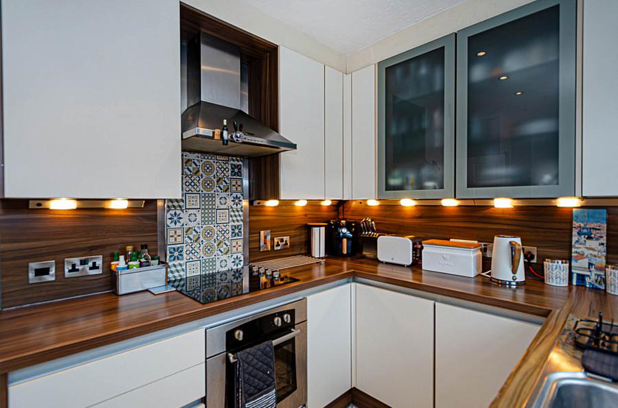 70 Willowfield Gardens