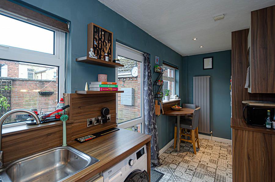 70 Willowfield Gardens