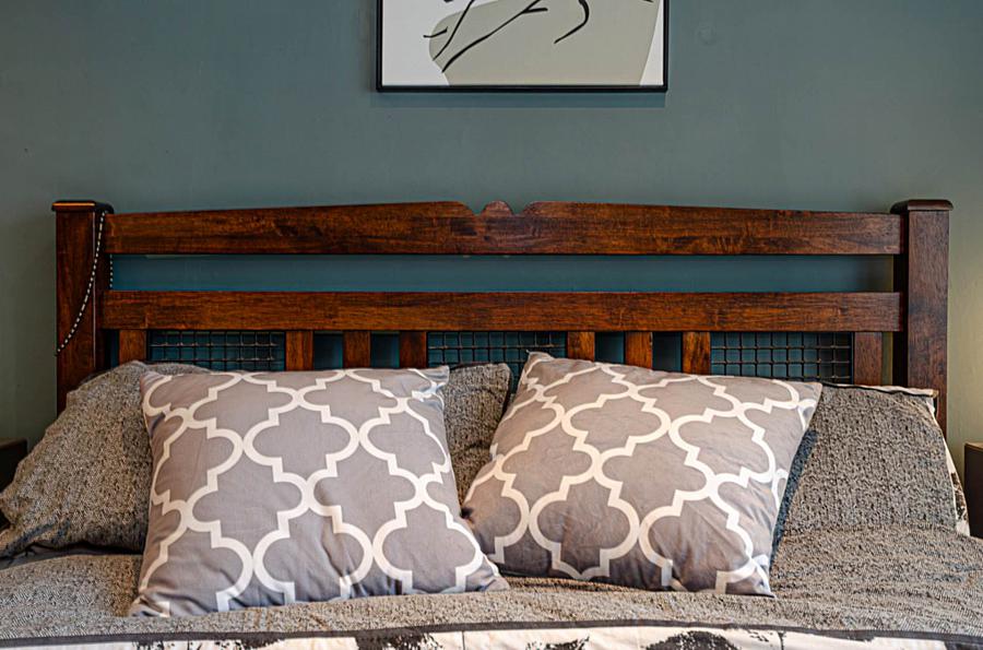 70 Willowfield Gardens