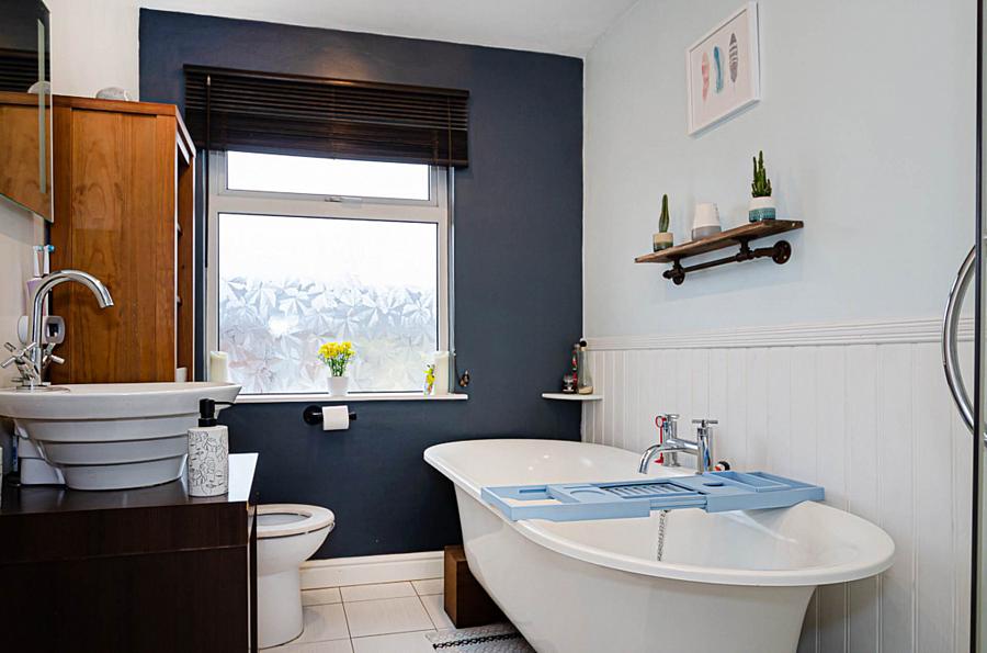 70 Willowfield Gardens