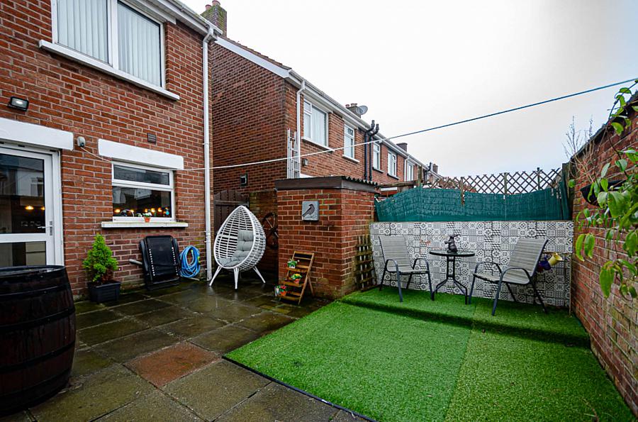 70 Willowfield Gardens