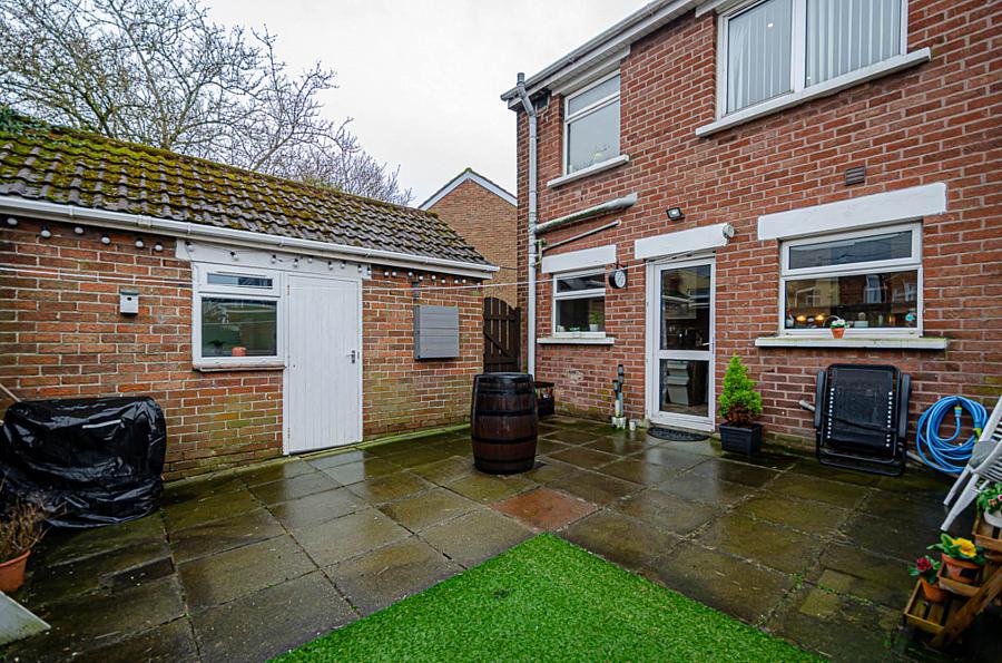 70 Willowfield Gardens