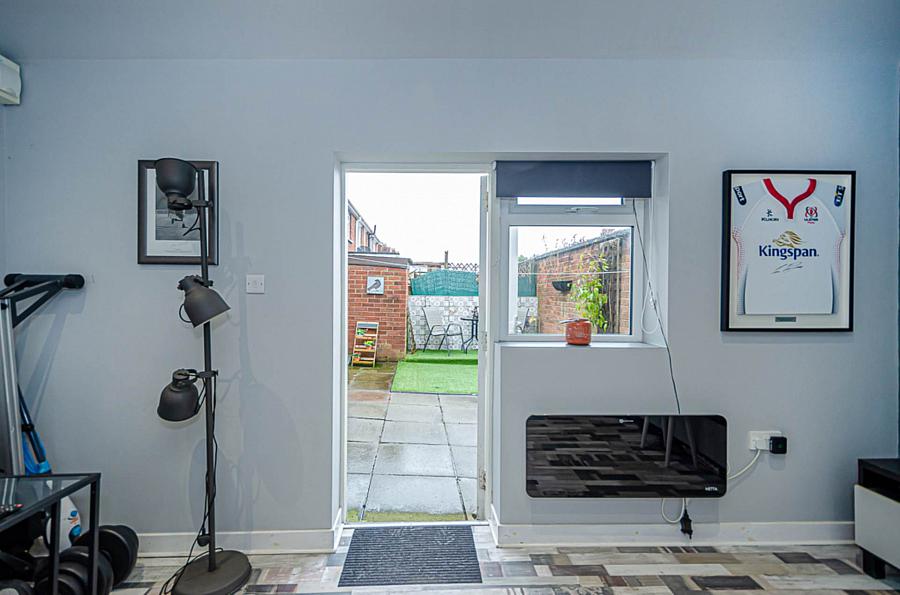 70 Willowfield Gardens