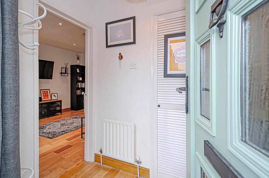 70 Willowfield Gardens