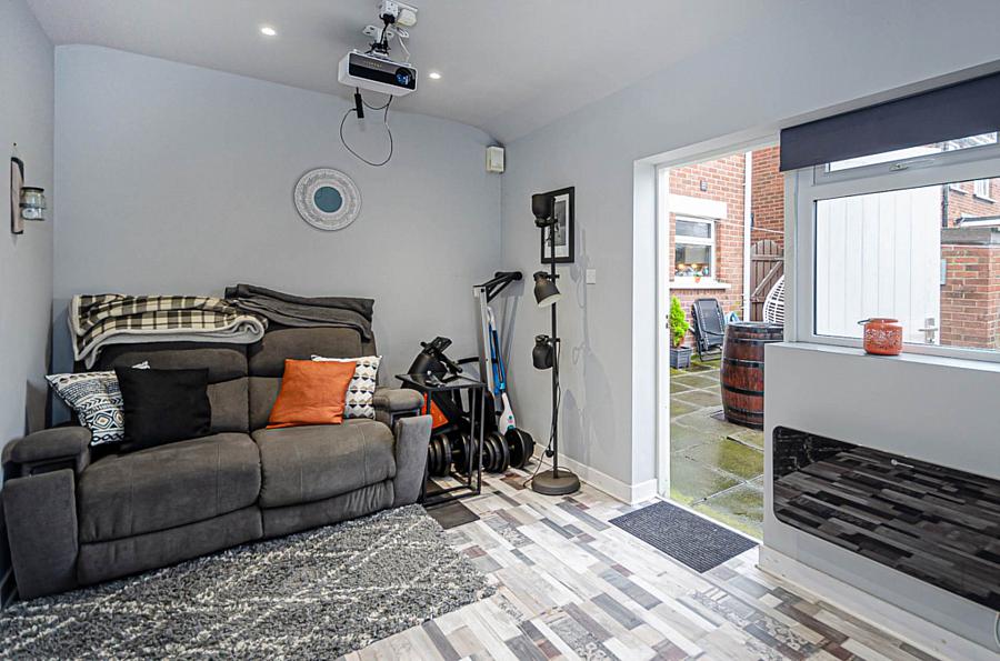 70 Willowfield Gardens