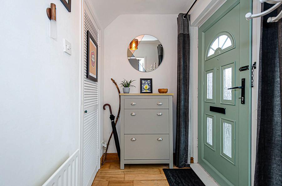 70 Willowfield Gardens