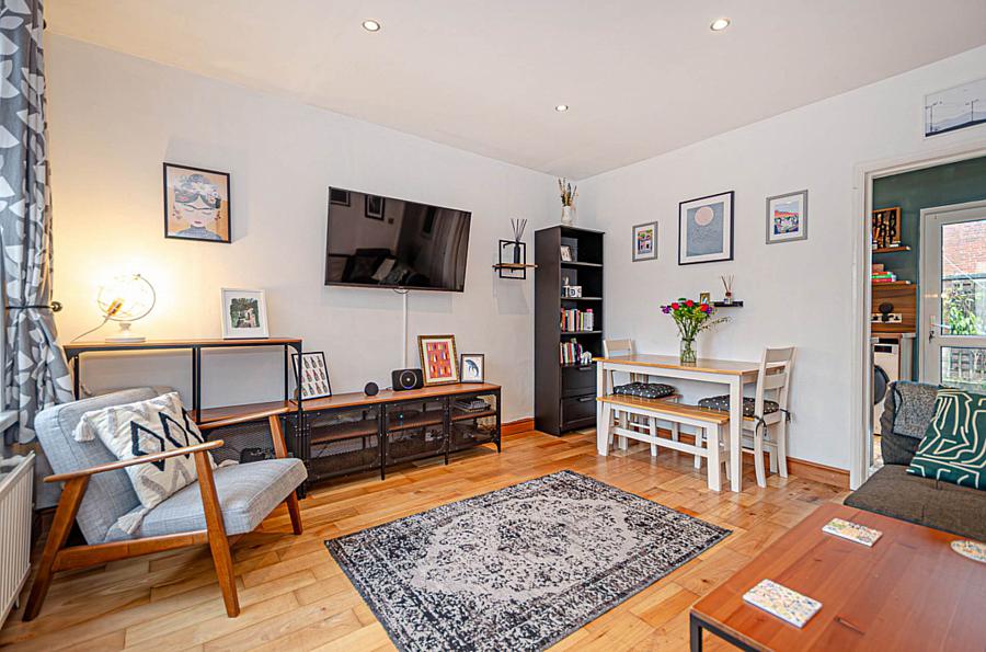 70 Willowfield Gardens