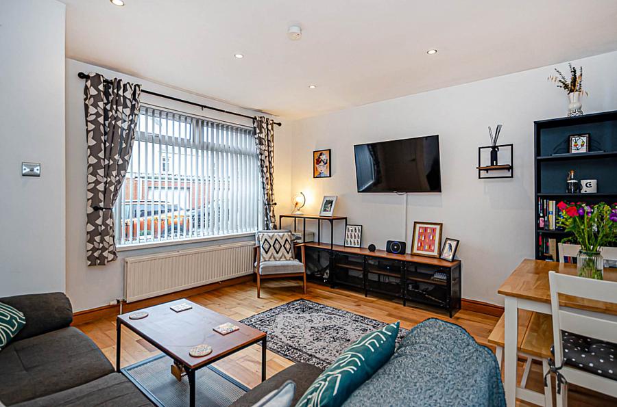 70 Willowfield Gardens