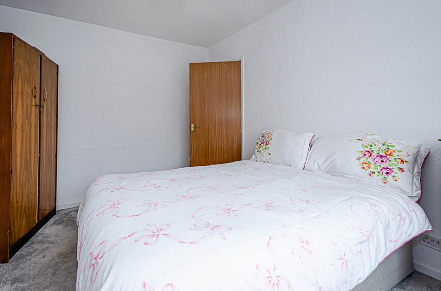 36 Downshire Park East